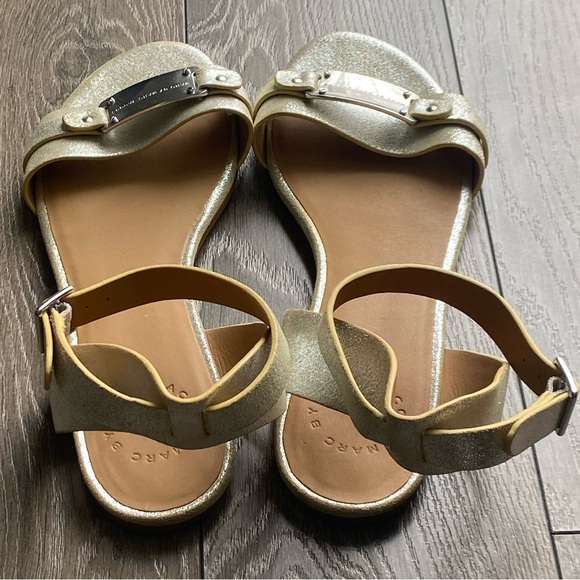 Marc by Marc Jacobs Silver Metallic Finish Leather Flat Sz 7 - Picture 6 of 9